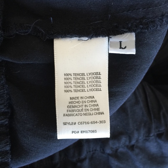 Cloth & Stone black jumper, hard to find size L - Picture 4 of 4